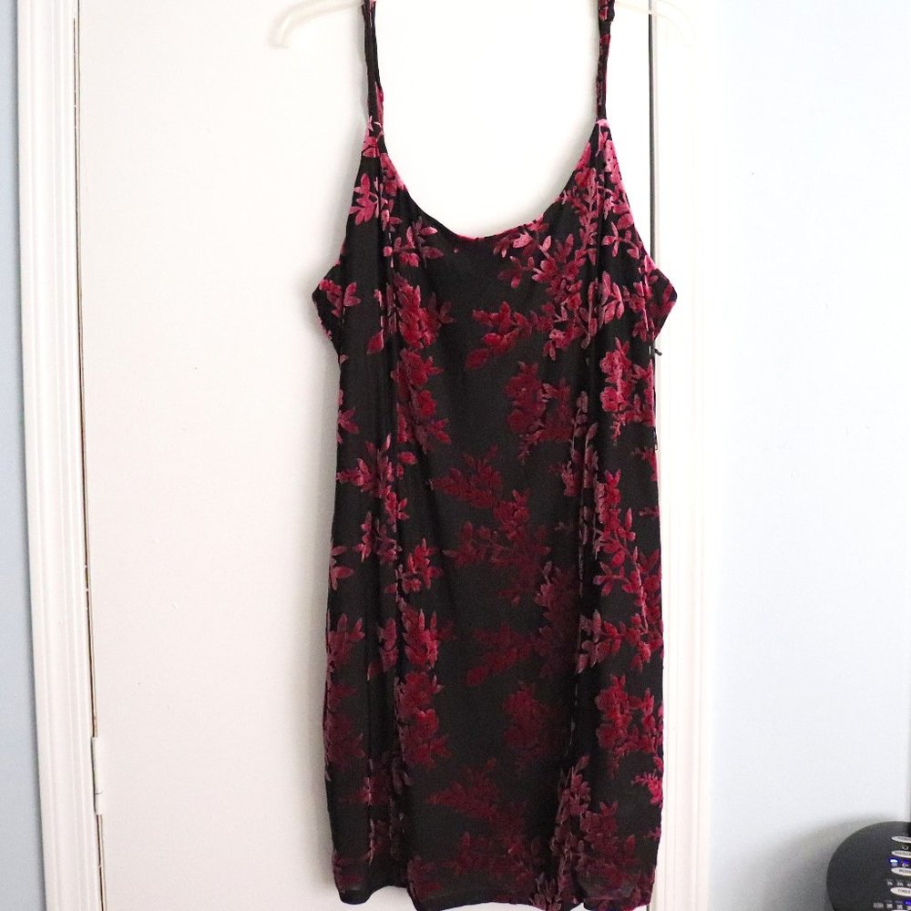 Forever 21 Velvet Flower Mini Dress NWT